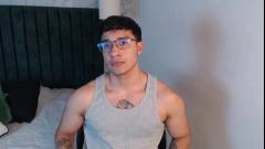 Jay_marcos (help me with 100 thumbs up)  Online
