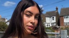 ItsScarlettM Online