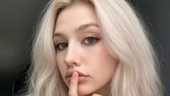 AshlyCrose Online