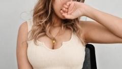 Lara Fox Online