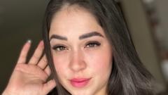 Julie Moura Online