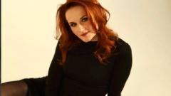 LolaRouge80 Online