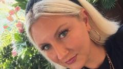 BlondeBabyuk Online