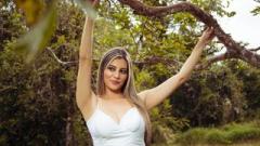 SENSUAL_LAURA Online