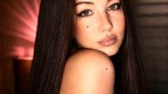 Liya_Lynn Online