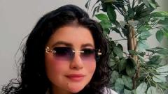 Melanie-25 Online