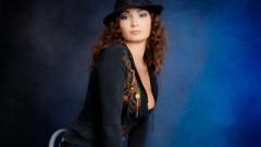 PrettyHotVik Online