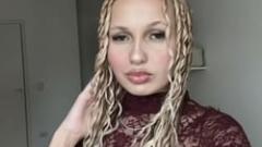 Julinha Loirinha Online