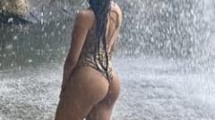 Hot Jullinha Online